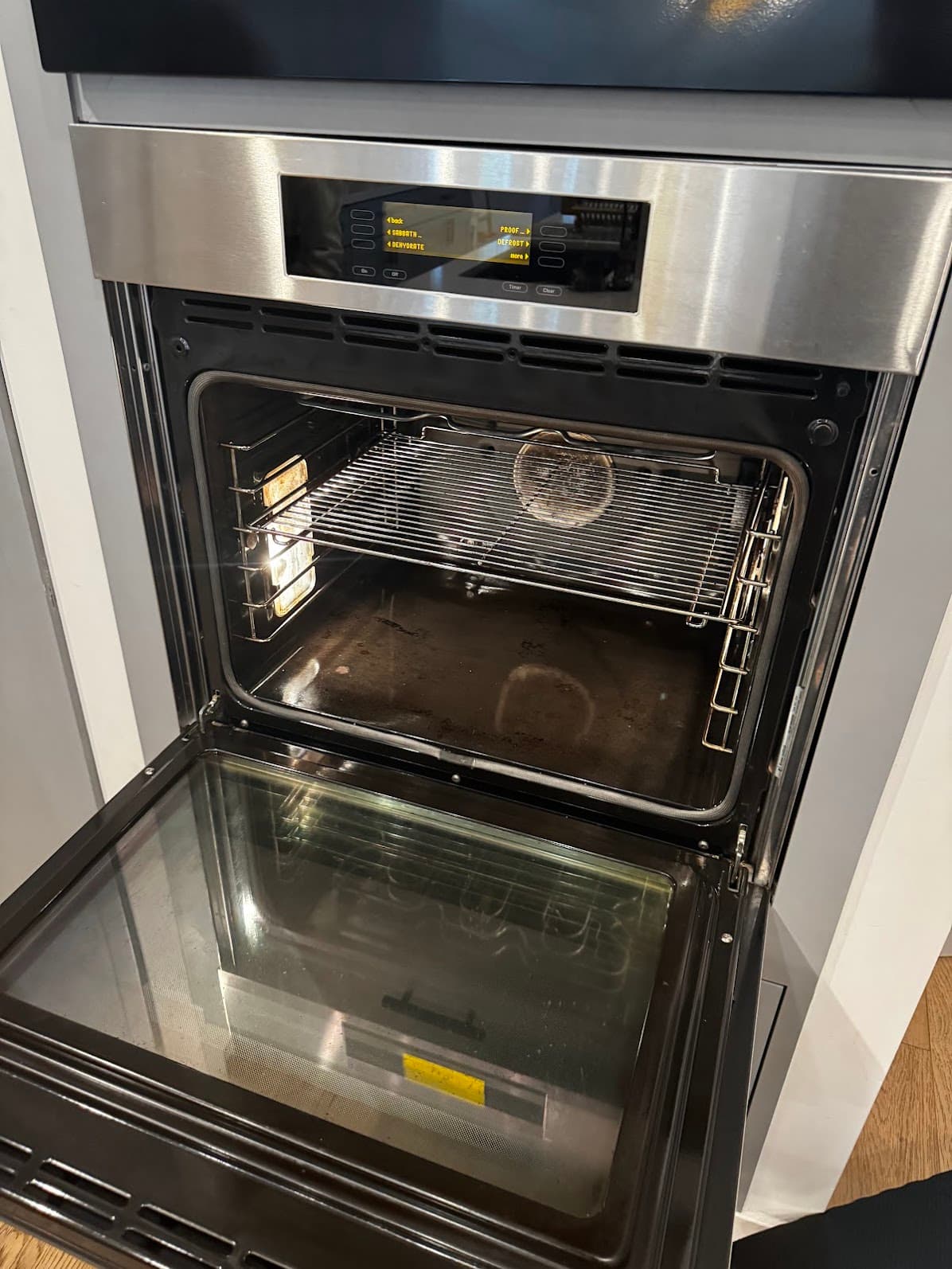 Miele wall oven open during diagnostic service